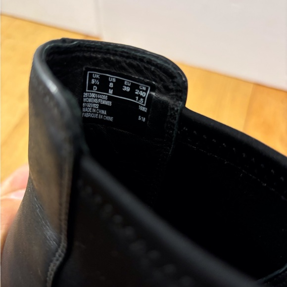 Clarks Ankle Charming Lola Women’s Booties Boots SZ 8 M, Black Leather Pointed - Picture 5 of 15